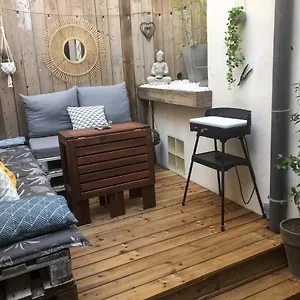 Intramuros Rare T2 Paisible Avec Terrasse Privée Et Climatisation , Avignon France